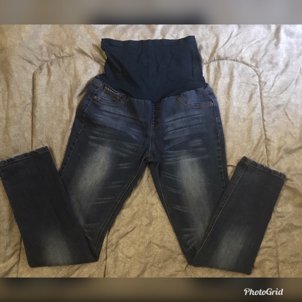 Maternity pants bundle